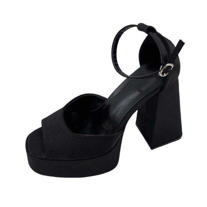 Dame Plateau-Pumps med spændende cut-out-design og stabile blokhæle Stilla