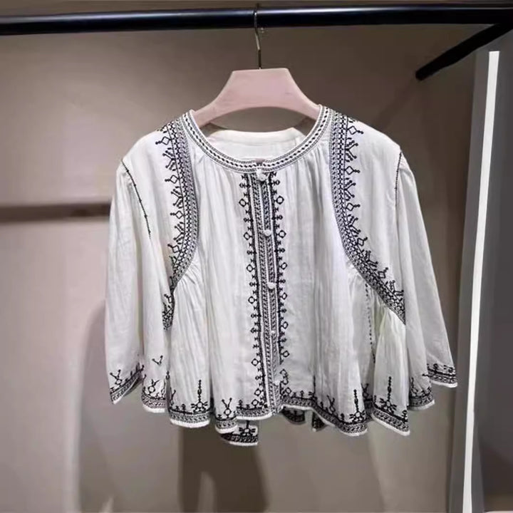 Dame bomuldsrock med kunstneriske håndlavede broderier og sidelommer Stilla