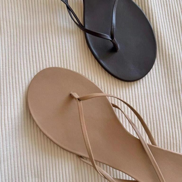 Femme Minimalist Sandaler med justerbare remme Stilla