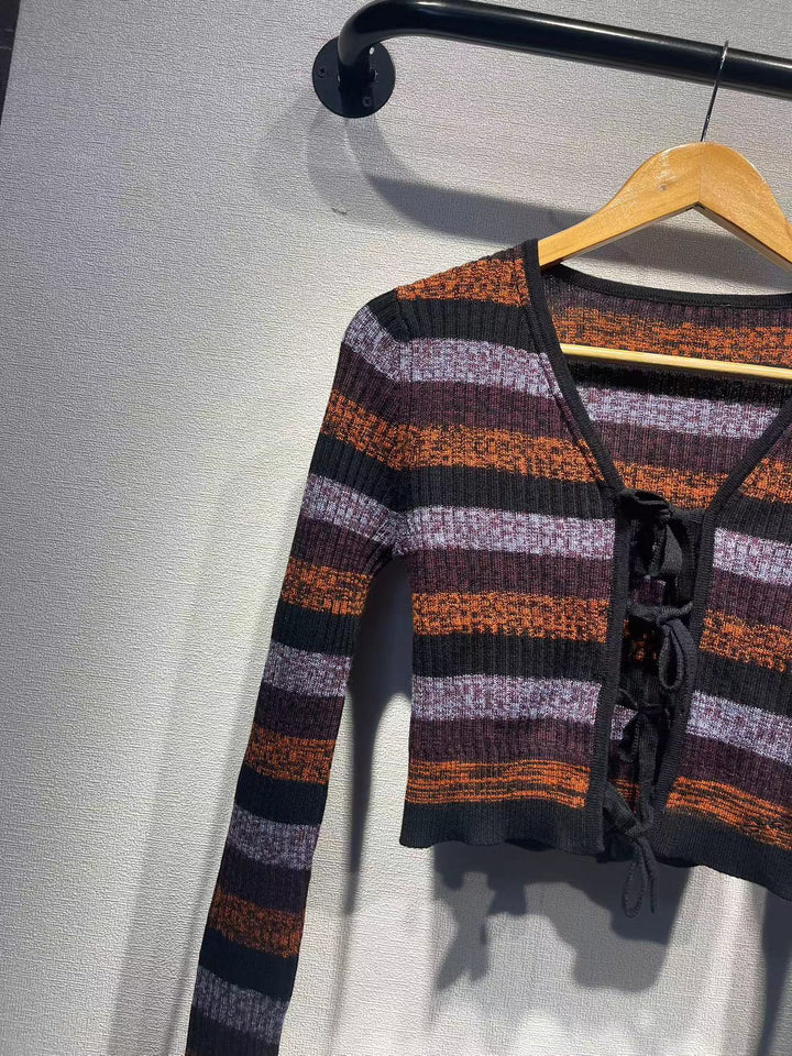 Dame Crop-Top med raffineret snøre-design og farvematchende striber Stilla