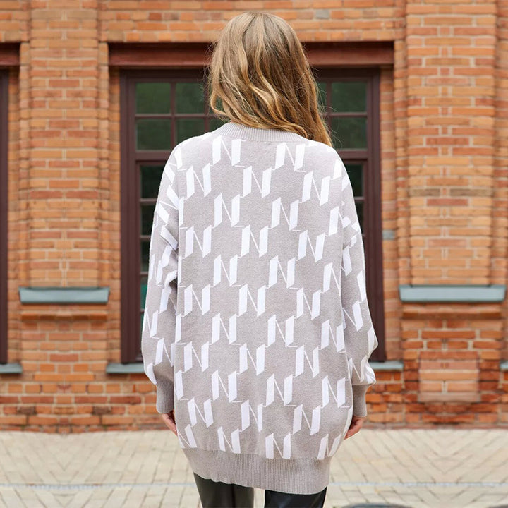 Dame grafik strikket cardigan med store knapper og lommer Skovae