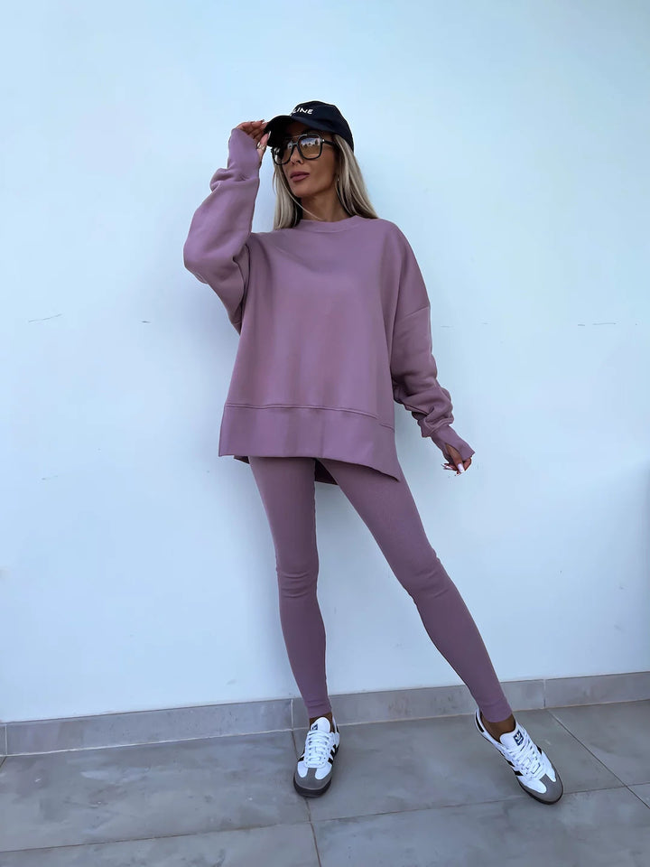 Kvinders afslappede fritidssæt med blødt sweats stof og trendy snit Skovae
