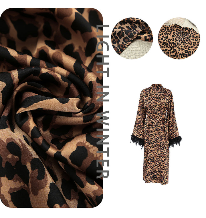 Dame maxikjole med leopardtryk og elegant drapering Stilla