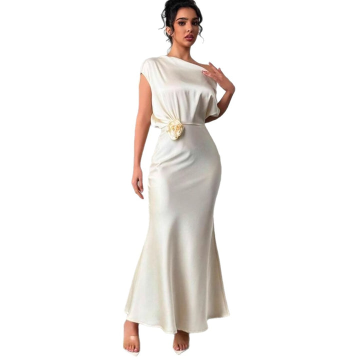 Dame elegant maxikjole med drapering og blomsterapplikation Stilla
