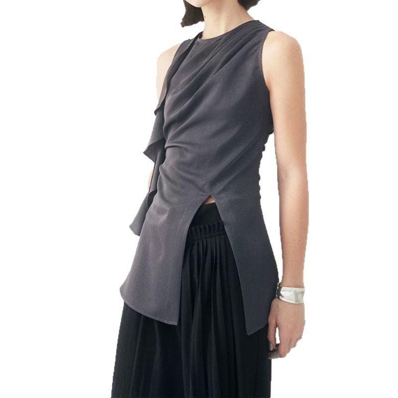 Dame ærmeløst top med elegant drapering og asymmetrisk snit Stilla