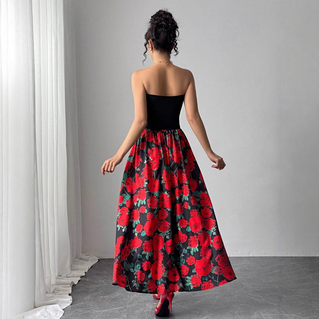 Dame uden stropper maxikjole med figursyet bandeau-overdel og udstillet rose-print-nederdel Skovae