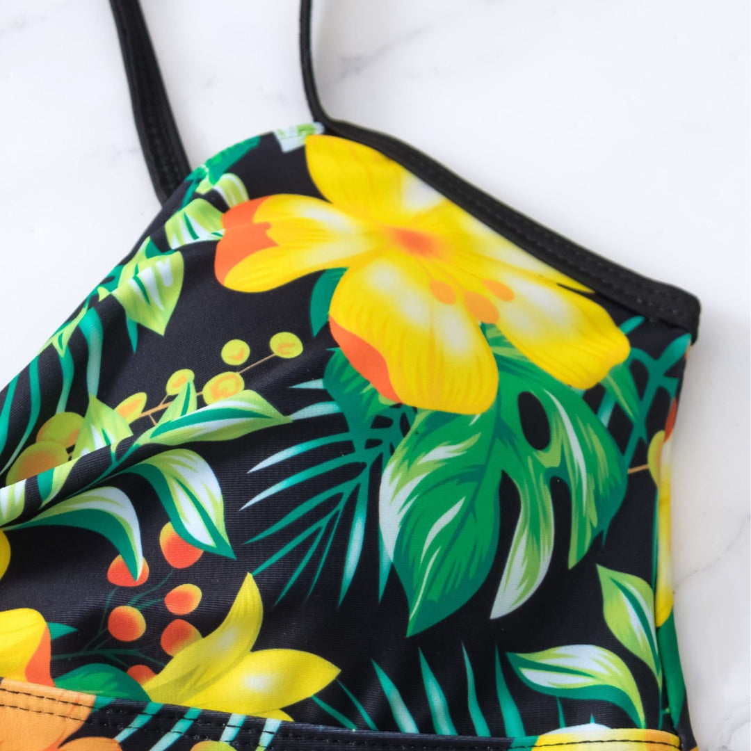 Dame top-badebukser med stilfuldt blomsterdesign og shorts Stilla