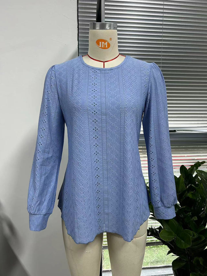 Damebluse med puffærmer og hulmønster Stilla