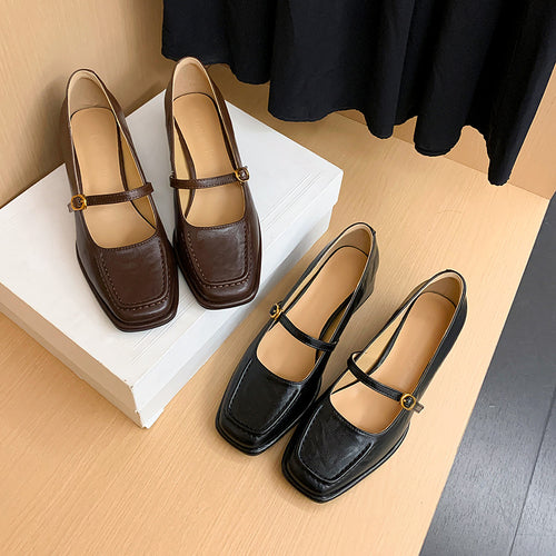 Dame Mary Jane Pumps med elegant blokhæl og moderne rem Stilla