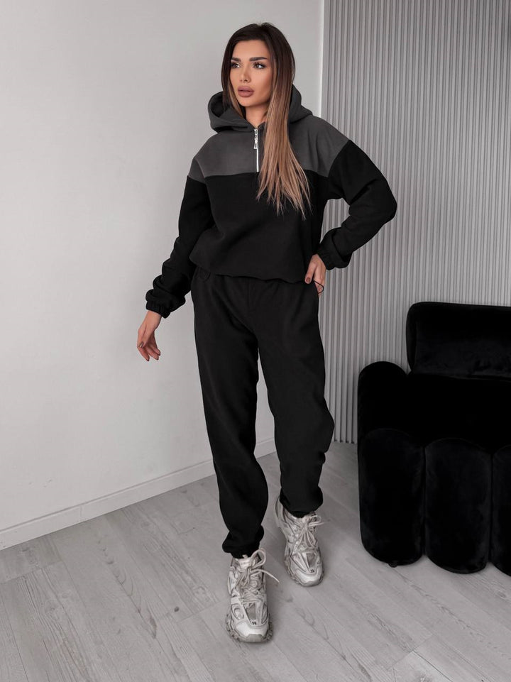 Kvinders afslappede fleece sports outfit med hætte og moderne pasform Skovae