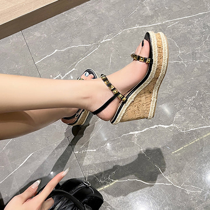 Dame Wedge-sandaler med dekorative remme og trendy espadrille-stil Stilla