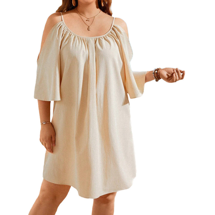 Dame let strandkjole med off-shoulder design og brede ærmer Stilla