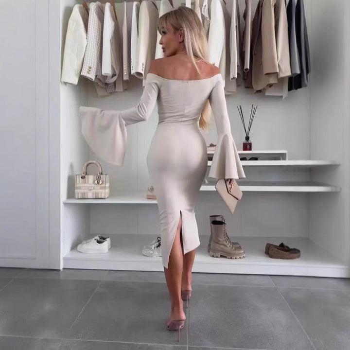 Dame Off-Shoulder Kjole med elegante klokkeærmer og tætsiddende snit Stilla