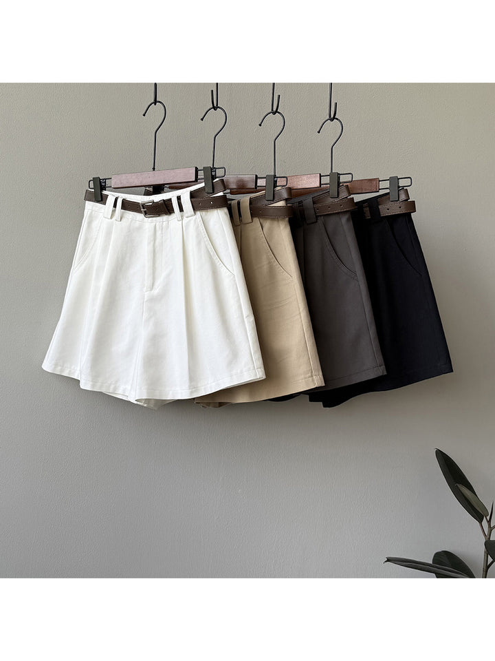 Dame korte Chino-shorts med dekorativt bælte og sidelommer Stilla
