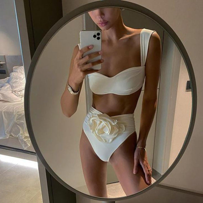 Dame Højskåret Bikini med fint Rynkedetail Skovae