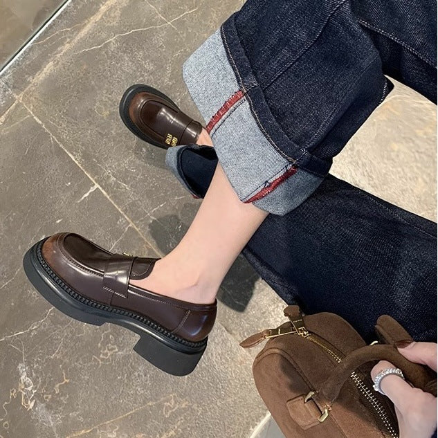 Femme Classic Chunky Loafers med dekorativt tilbehør Stilla
