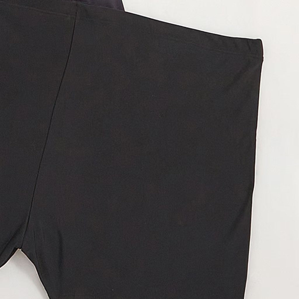 Dame sporty tankini sæt med farverigt top og komfortable shorts Skovae