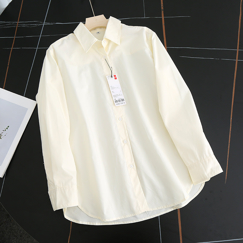 Kvinders elegante og luftige bluse med moderne krave Stilla