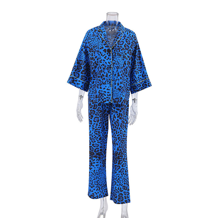 Dame Satin-Pyjama-Sæt med ekstravagant leopardmønster Stilla