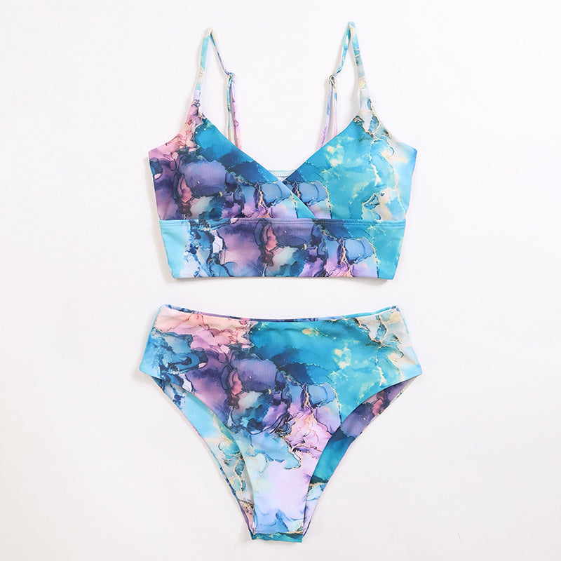 Dame bikini-sæt med asymmetrisk snit og florale accenter Stilla