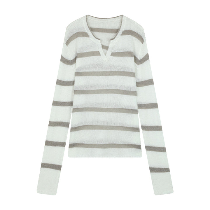 Dame strikket sweater med V-hals og asymmetrisk stribemønster Stilla