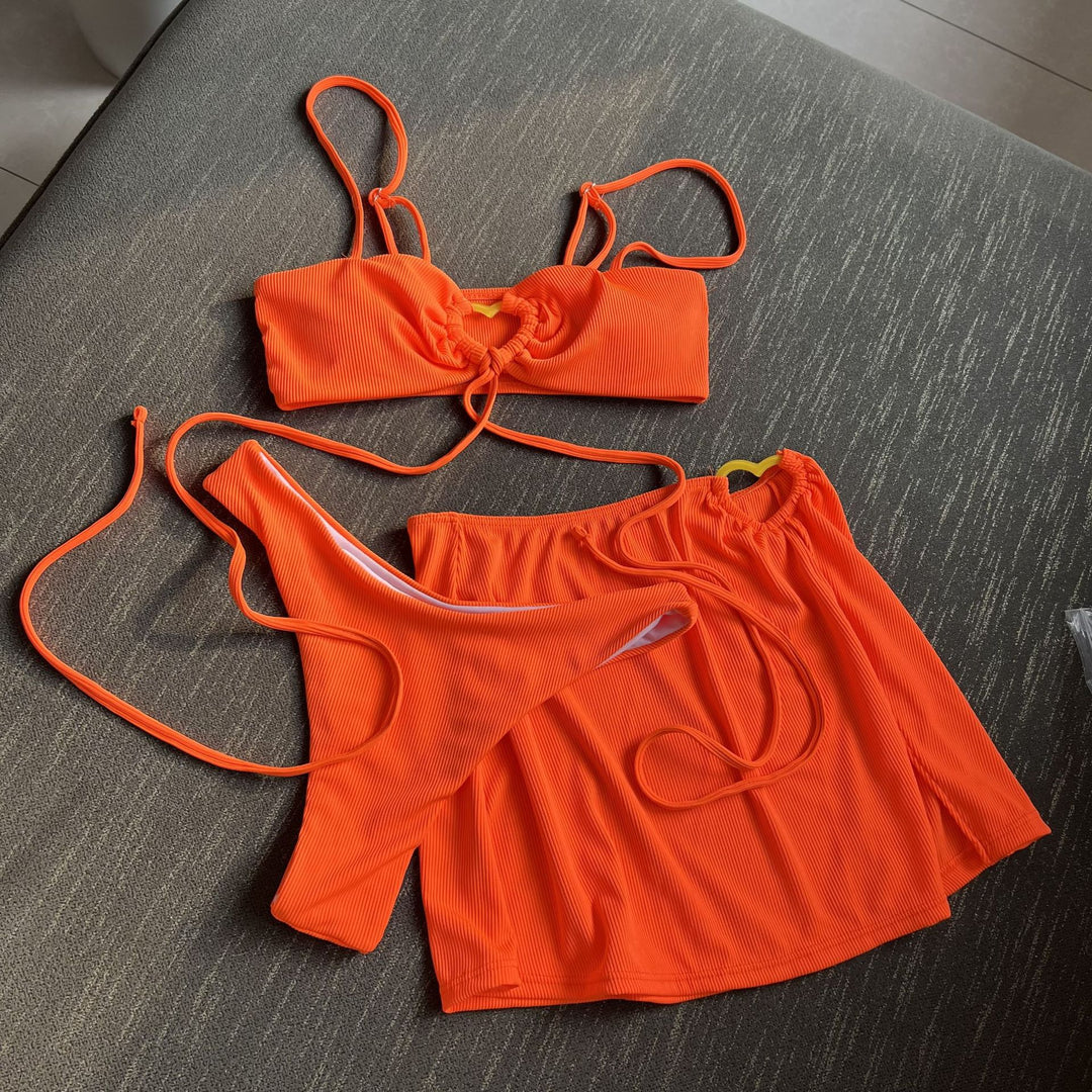 Dame Bikini-sæt med fremragende snøre-design og flydende nederdel Stilla