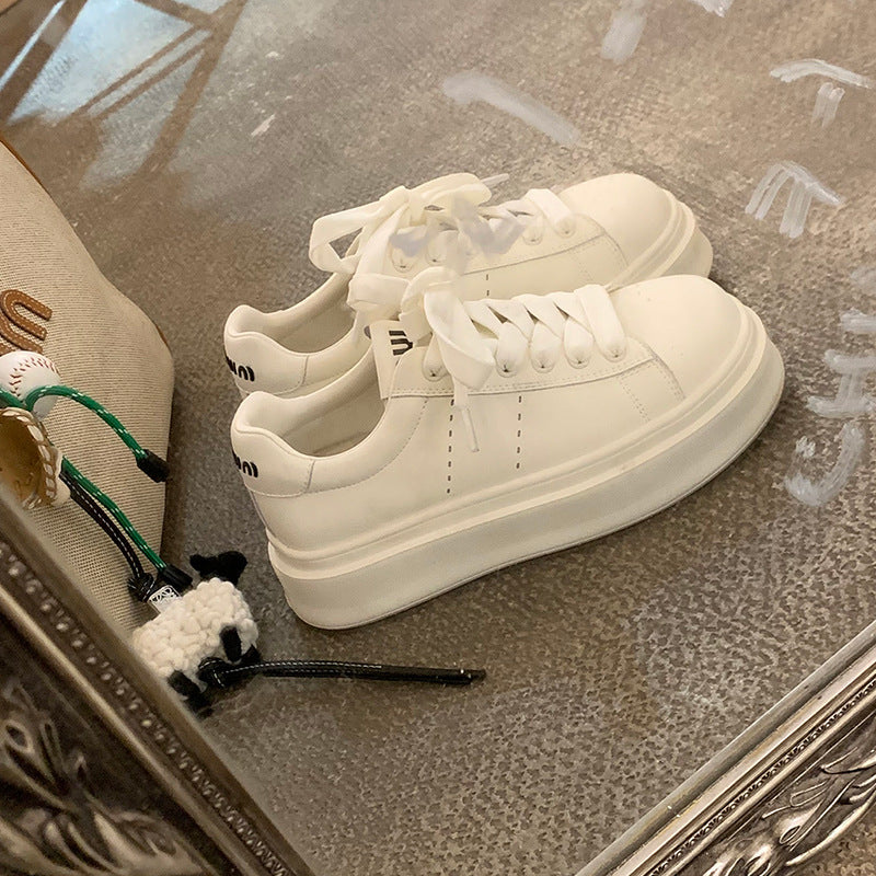Dame Komfortable Lifestyle Sneakers med fleksible sålekoncept og moderne overmateriale Stilla