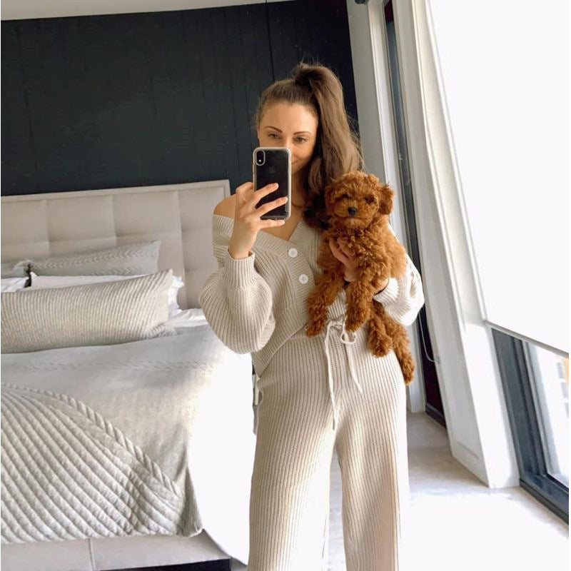 Kvinders strikket lounge sæt med cropped top og brede bukser Skovae