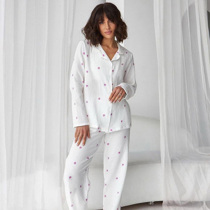 Dame høj kvalitets pyjamas sæt med fortryllende hjerte design Stilla