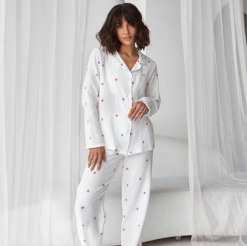 Dame høj kvalitets pyjamas sæt med fortryllende hjerte design Stilla