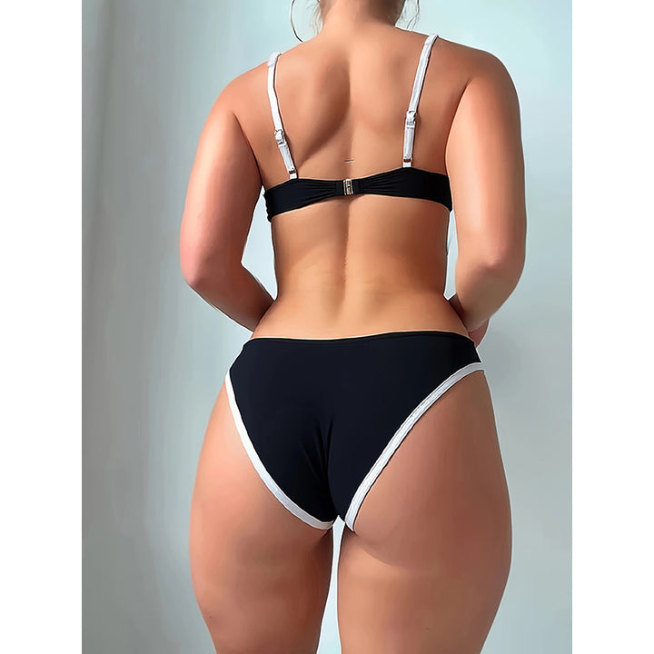 Dame højt skåret bikini med struktureret topdesign og justerbare stropper Skovae