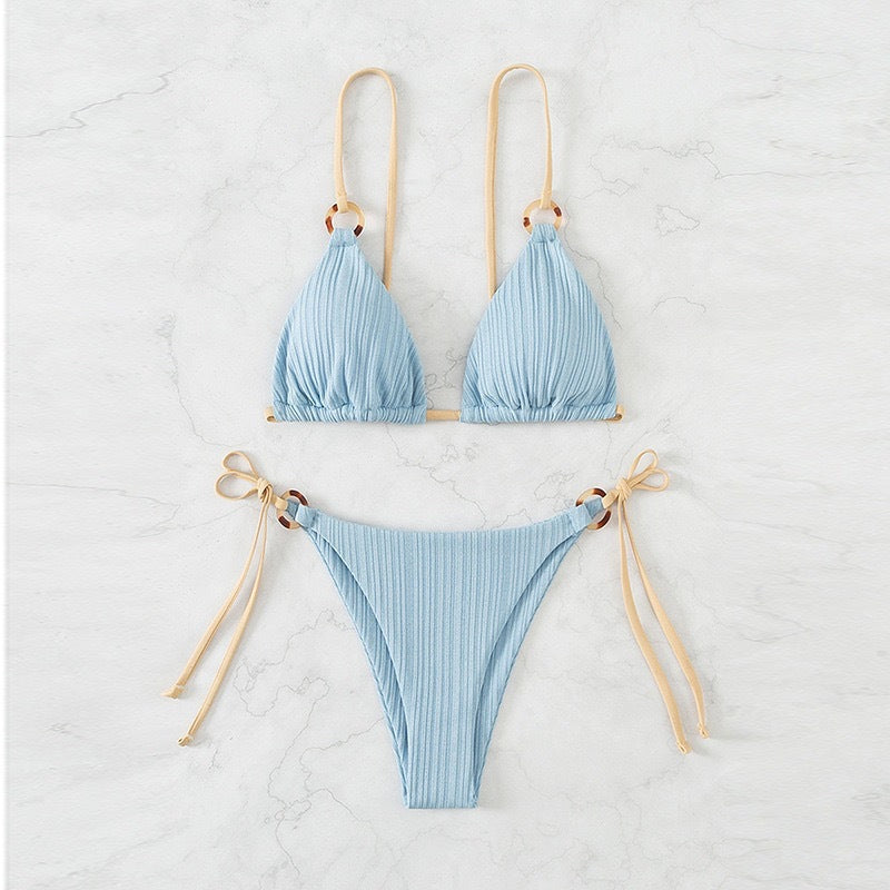 Dame bikini-sæt med justerbare stropper og fint ribbet materiale Stilla