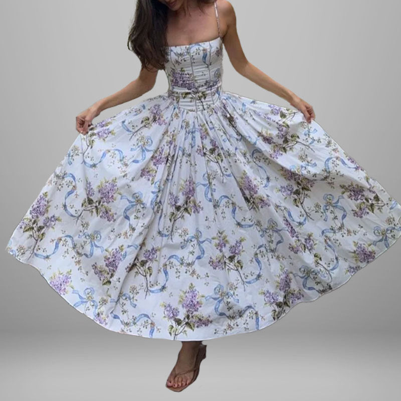Dame Ballkjole med elegant strapless design og florale accenter Stilla