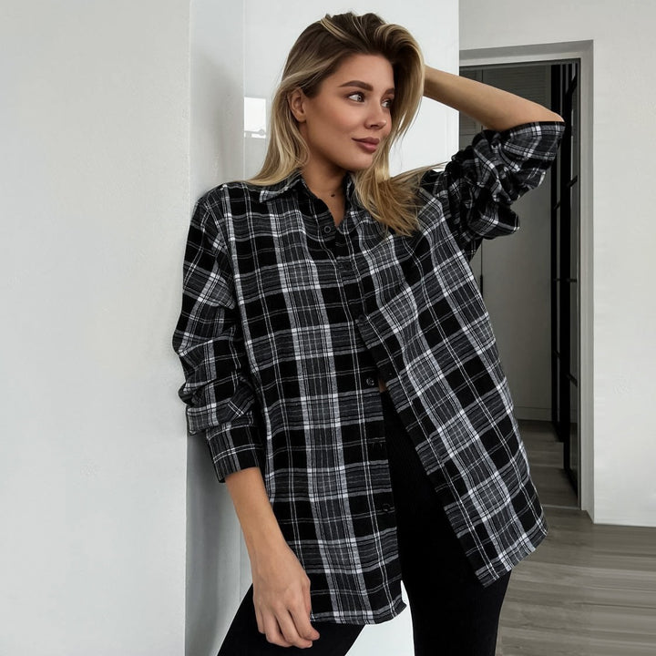 Dame flannel overshirt med moderne ternet mønster og casual snit Stilla