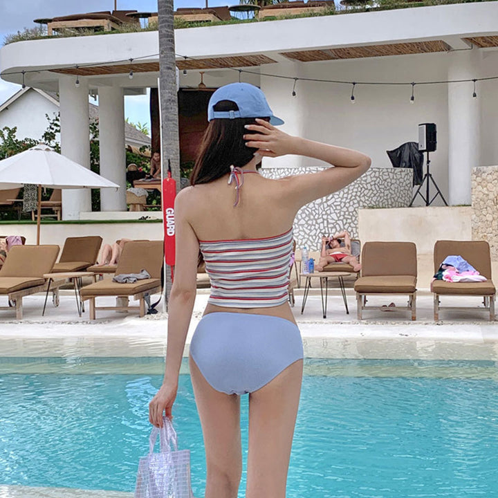 Dame bikini-sæt med kort knaplukning og trendy rib-struktur Skovae