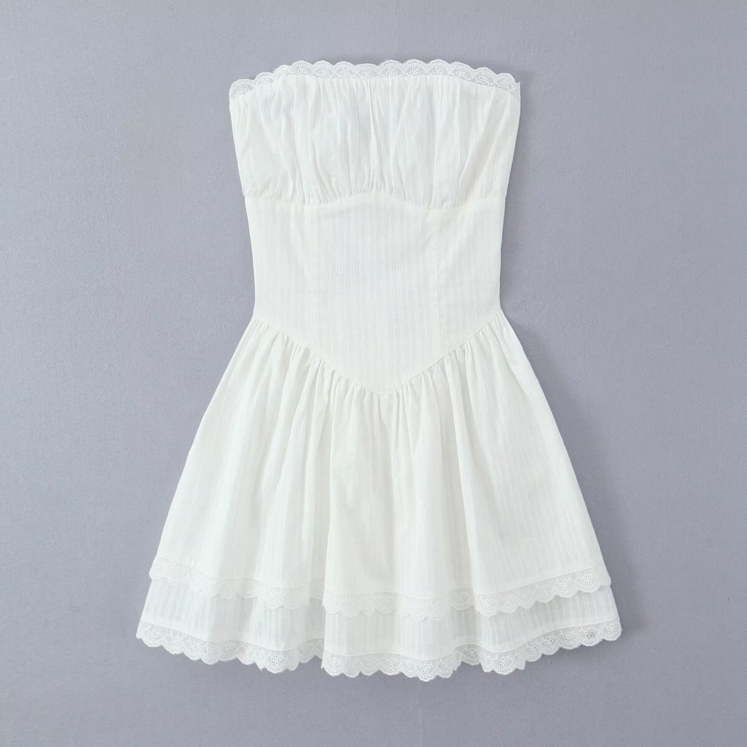 Dame off-shoulder mini-kjole med legende flæsekant og fine blonde accents Stilla