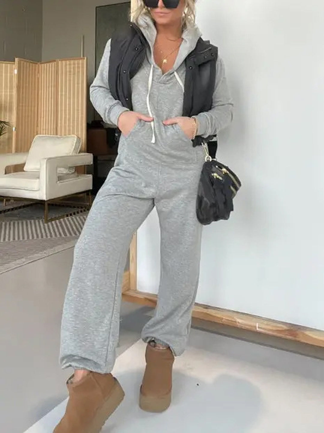 Dame Sporty Jumpsuit med Hætte og praktiske Lommer Stilla