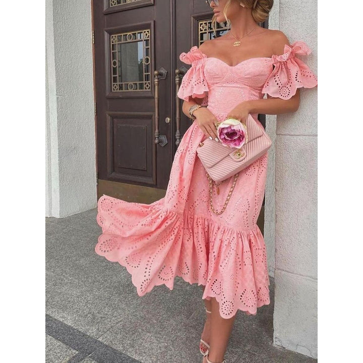 Dame Elegant maxi længde sommerkjole med cut-out-detaljer og flæsedrapering Stilla