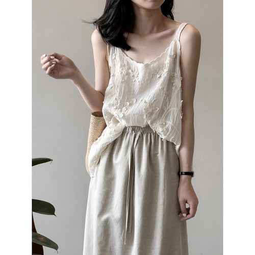 Dame spaghetti strop top med blomster broderi og fin struktur Stilla
