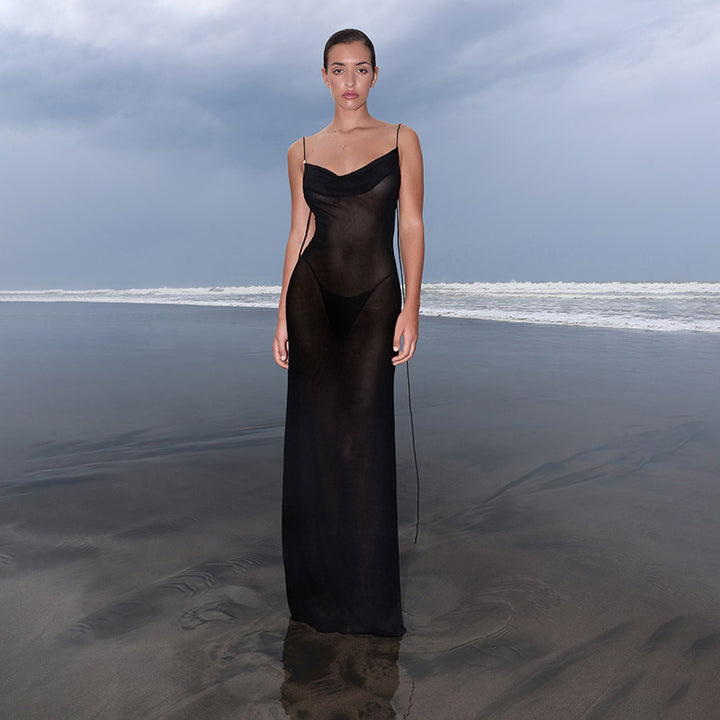 Dame gennemsigtig strandkjole med raffinerede snører detaljer og elegant cut-out Stilla