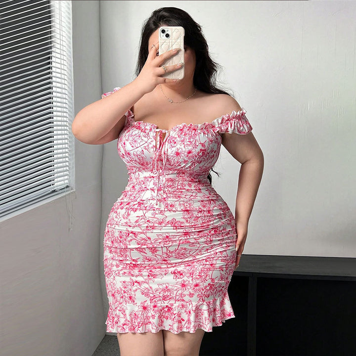 Dame figursyet mini-kjole med flæsedetaljer og blomsterprint Stilla