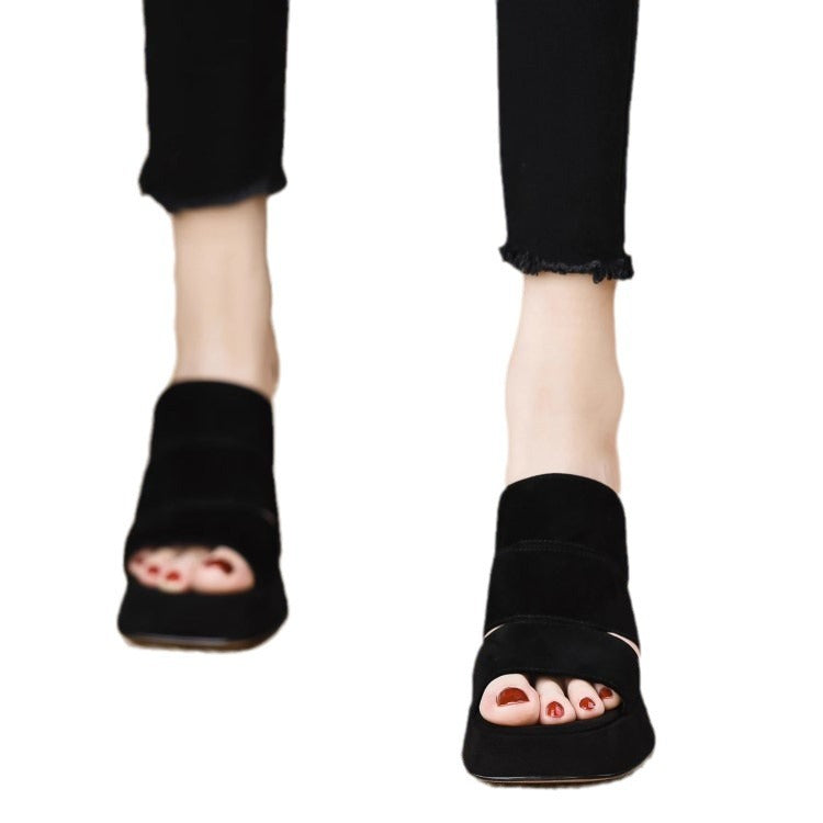 Femme Chunky Open-Toe Heeled Mules med stilfulde brede stropper Stilla