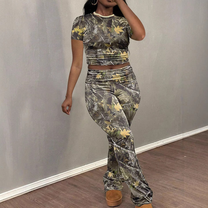 Dame fritids-sæt i camouflage-stil med figurtilpasset snit Stilla