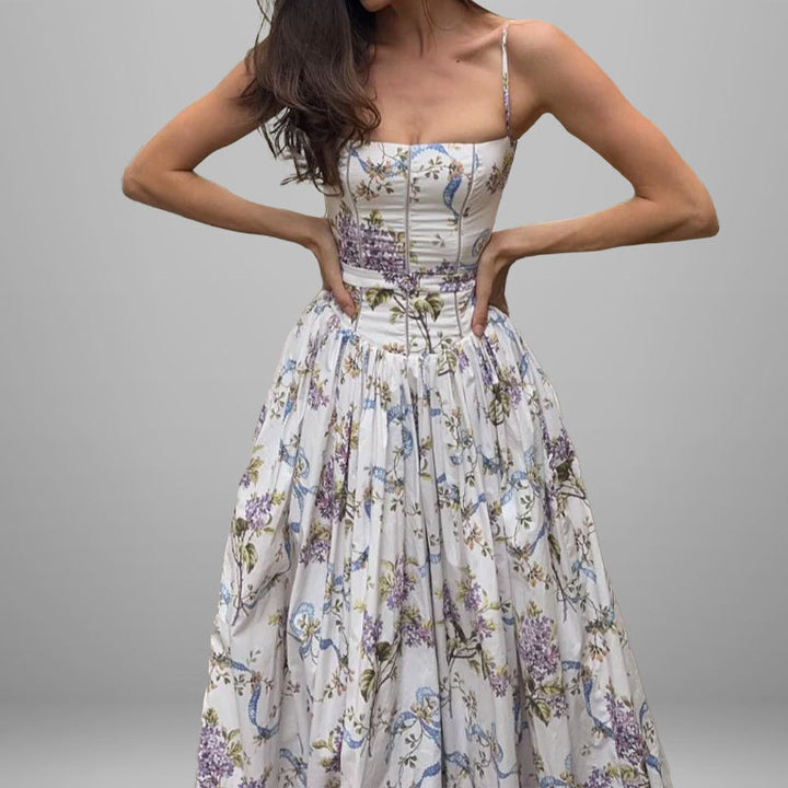 Dame Ballkjole med elegant strapless design og florale accenter Stilla