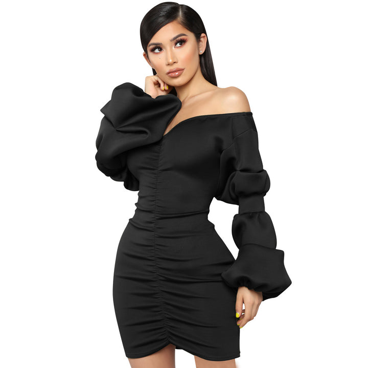 Dame Off-Shoulder Mini-Kjole med Rynkning og Puffærmer Stilla