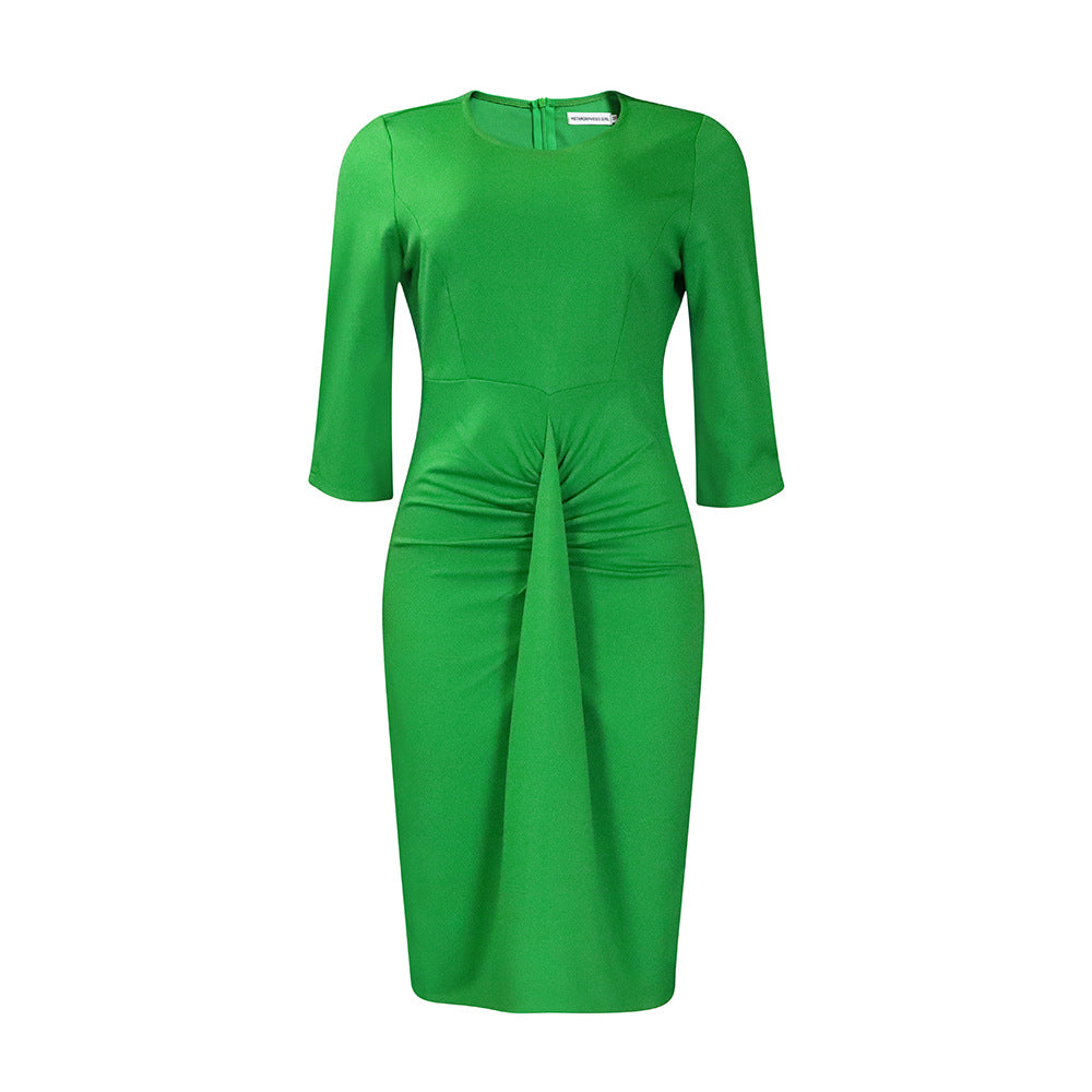 Dame figurtilpasset kjole med elegant drapering og 3/4-ærmer Stilla