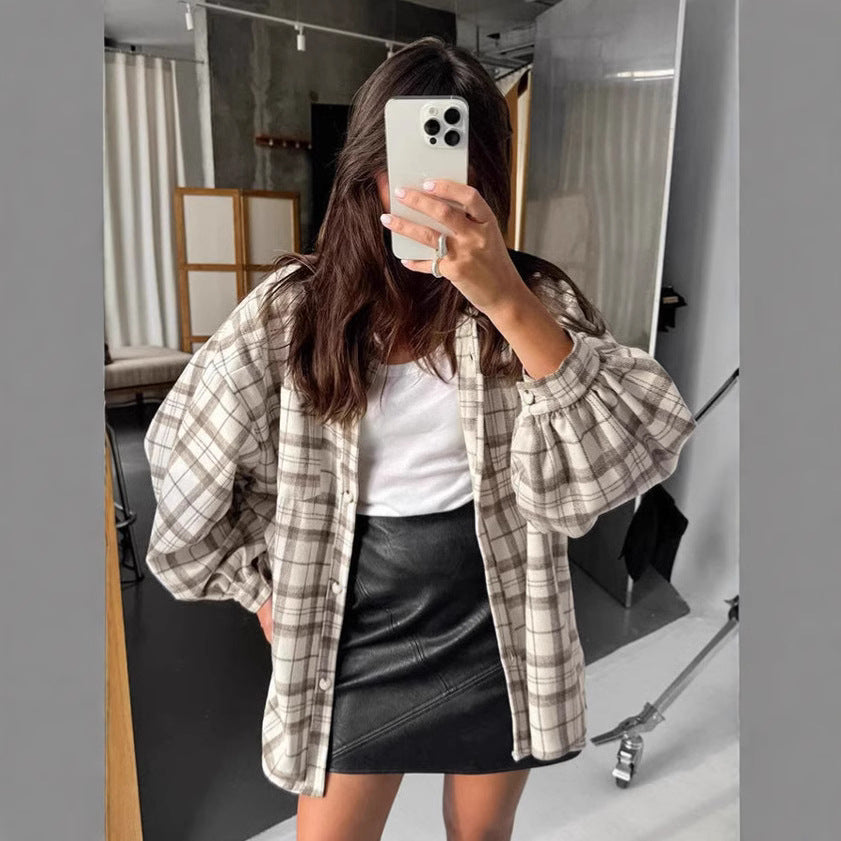 Dame Karo-Skjortejakke i afslappet oversized stil med praktiske lommer Stilla
