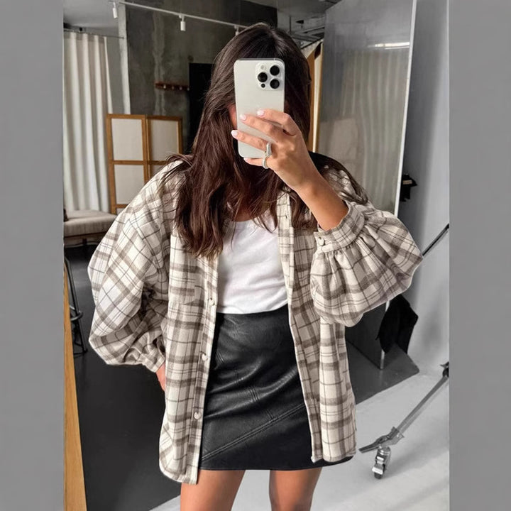Dame Karo-Skjortejakke i afslappet oversized stil med praktiske lommer Stilla