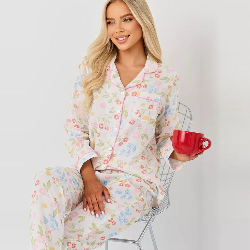 Dame pyjamasæt med blomsterdesign og løs pasform Stilla