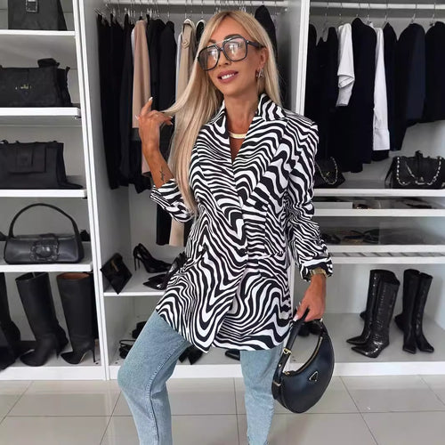 Dame Oversized Blazer med iøjnefaldende Zebra-print og elegante detaljer Stilla